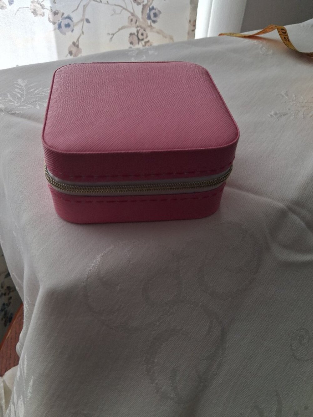 Brand New Pink Travel Jewelry Case Ring Earring Necklace Organizer Zip Box